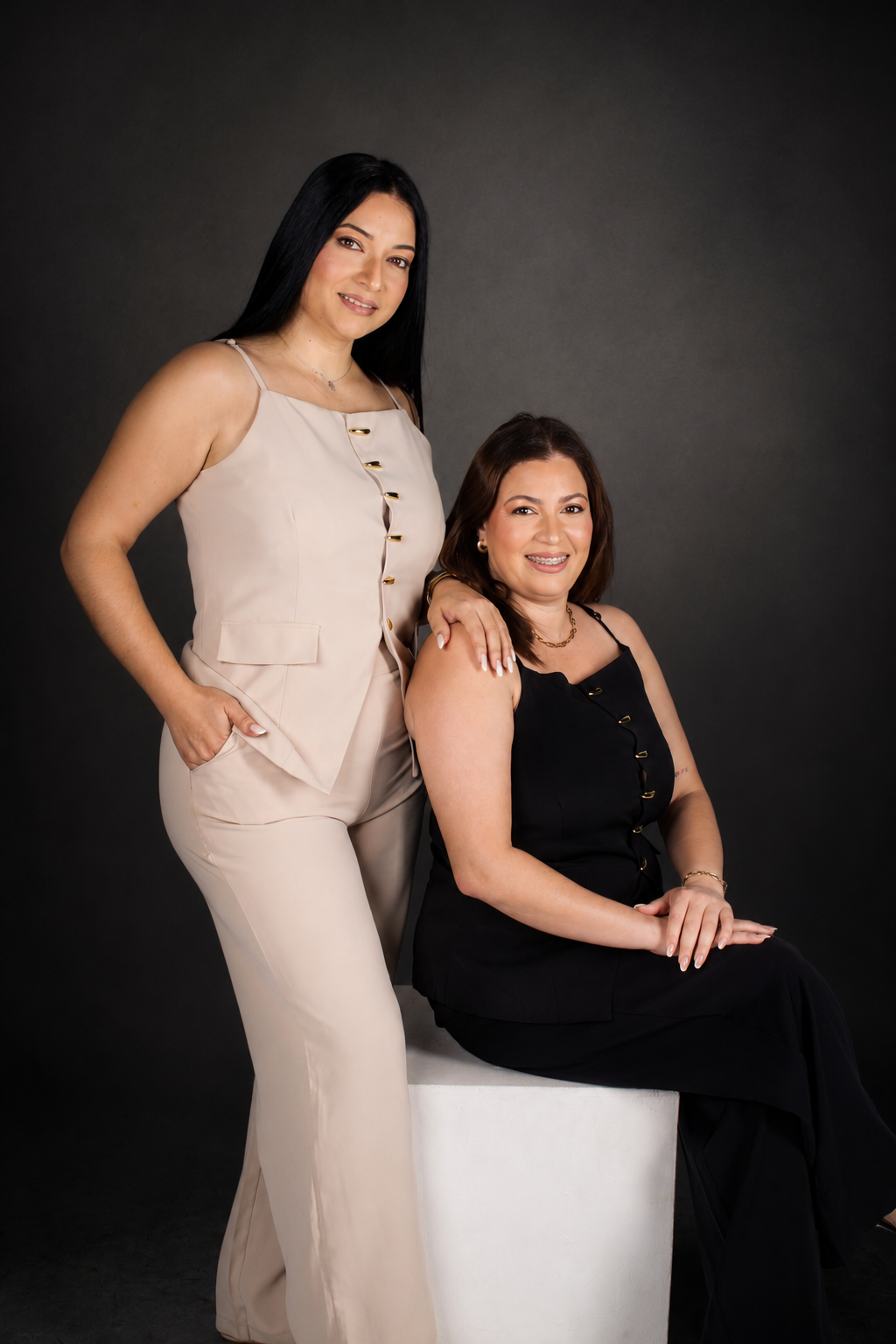 Equipo de Bergil Investment Group: Angely Giraldo y Mayelin Martínez